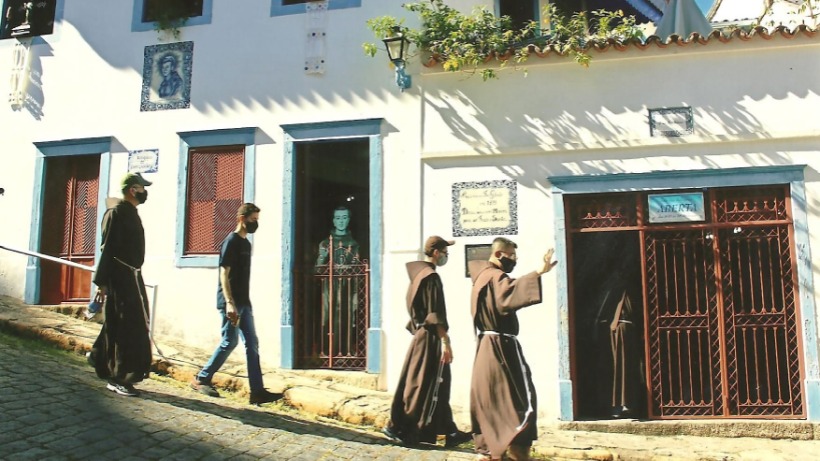 Frades  Franciscanos  assumem  o  Santuário  Frei  Galvão  em  Guaratinguetá