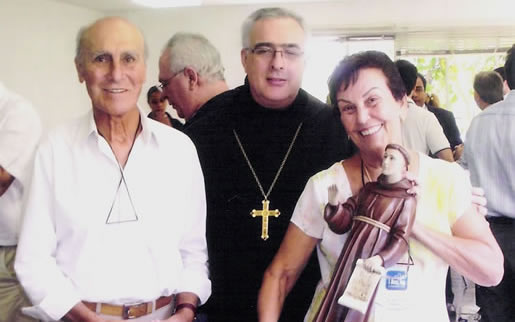 Entrega da imagem de Santo Antônio de Sant'Ana Galvão ao Bispo Dom Roberto Lopes